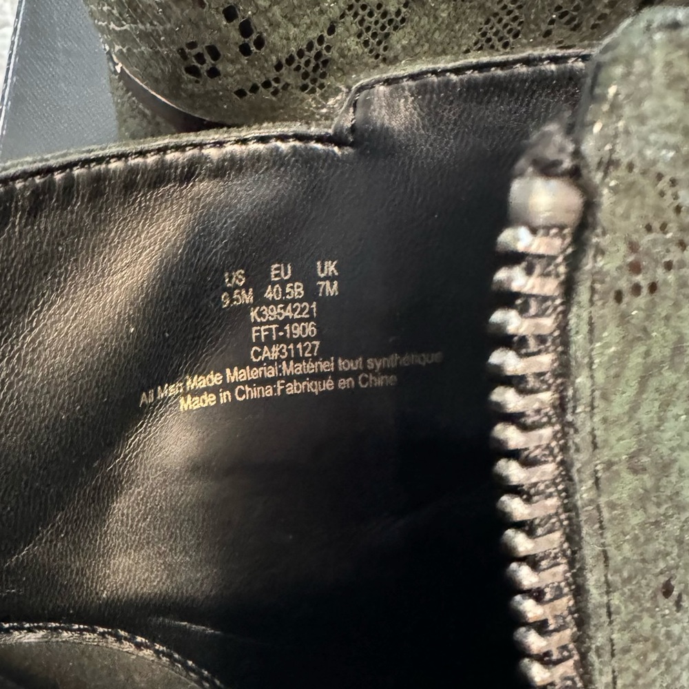 Dkny Crosbi-Ankle Boot Two Tone Python - image 8